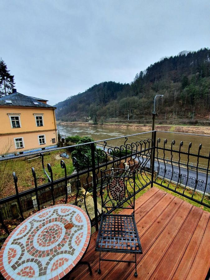 Апартаменты Labsky Dvur Хренско Экстерьер фото